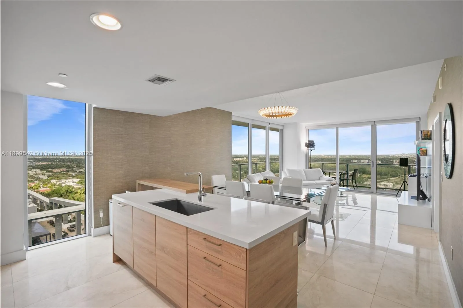 16385 Biscayne Blvd 2901 +2 Parking, North Miami B, North Miami Beach, Florida 33160, 3 Bedrooms Bedrooms, ,3 BathroomsBathrooms,Residential,For Sale,16385 Biscayne Blvd 2901 +2 Parking, North Miami B,A11899549