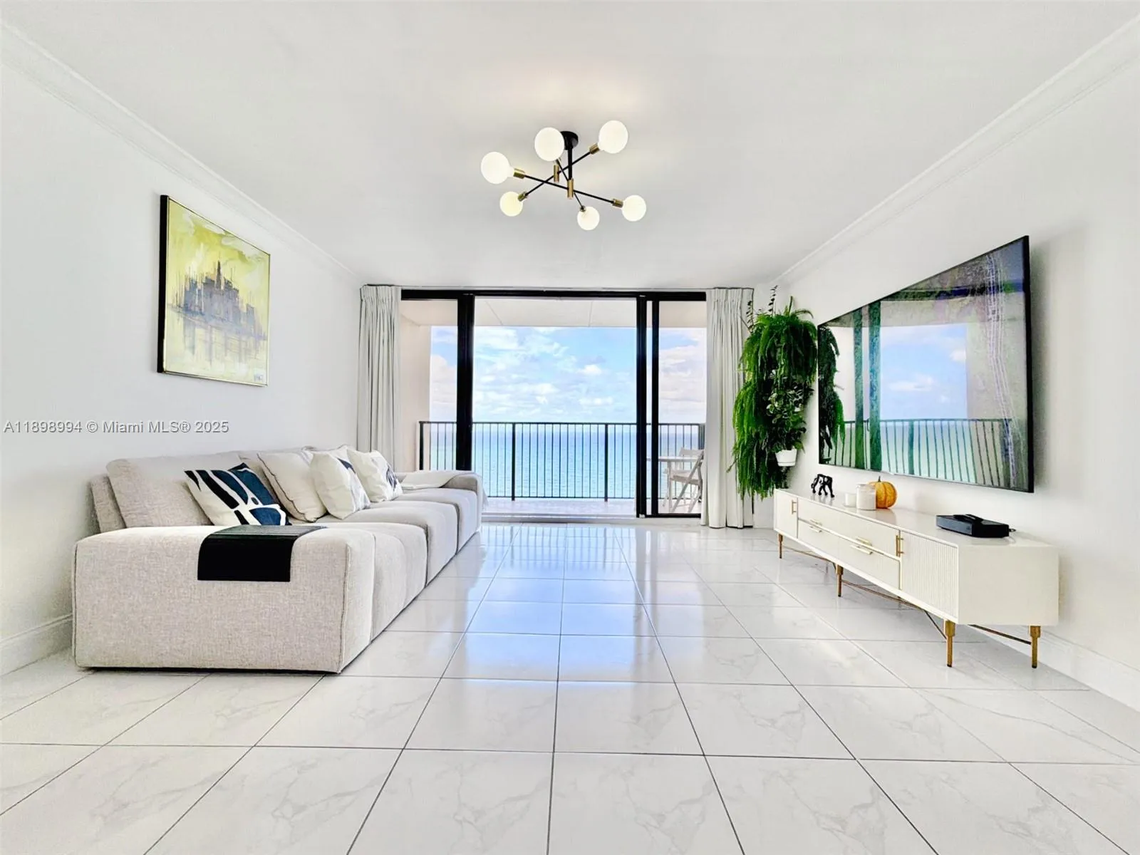 2101 S Ocean Dr 1402, Hollywood, Florida 33019, Hollywood, Florida 33019, 1 Bedroom Bedrooms, ,2 BathroomsBathrooms,Residential Lease,For Rent,2101 S Ocean Dr 1402, Hollywood, Florida 33019,A11898994