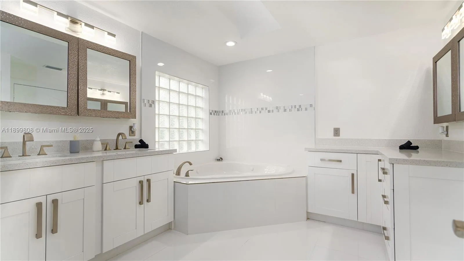 1361 Nw 116th Ave, Plantation, Florida 33323, Plantation, Florida 33323, 7 Bedrooms Bedrooms, ,5 BathroomsBathrooms,Residential,For Sale,1361 Nw 116th Ave, Plantation, Florida 33323,A11899808