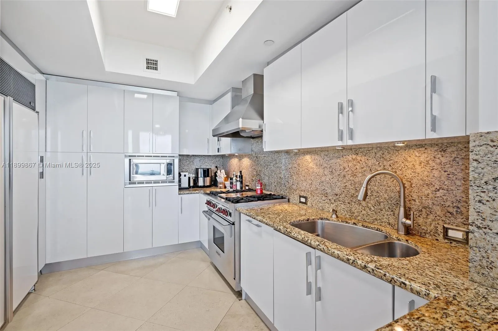 17875 Collins Ave 702, Sunny Isles Beach, Florida, Sunny Isles Beach, Florida 33160, 3 Bedrooms Bedrooms, ,3 BathroomsBathrooms,Residential Lease,For Rent,17875 Collins Ave 702, Sunny Isles Beach, Florida ,A11899867