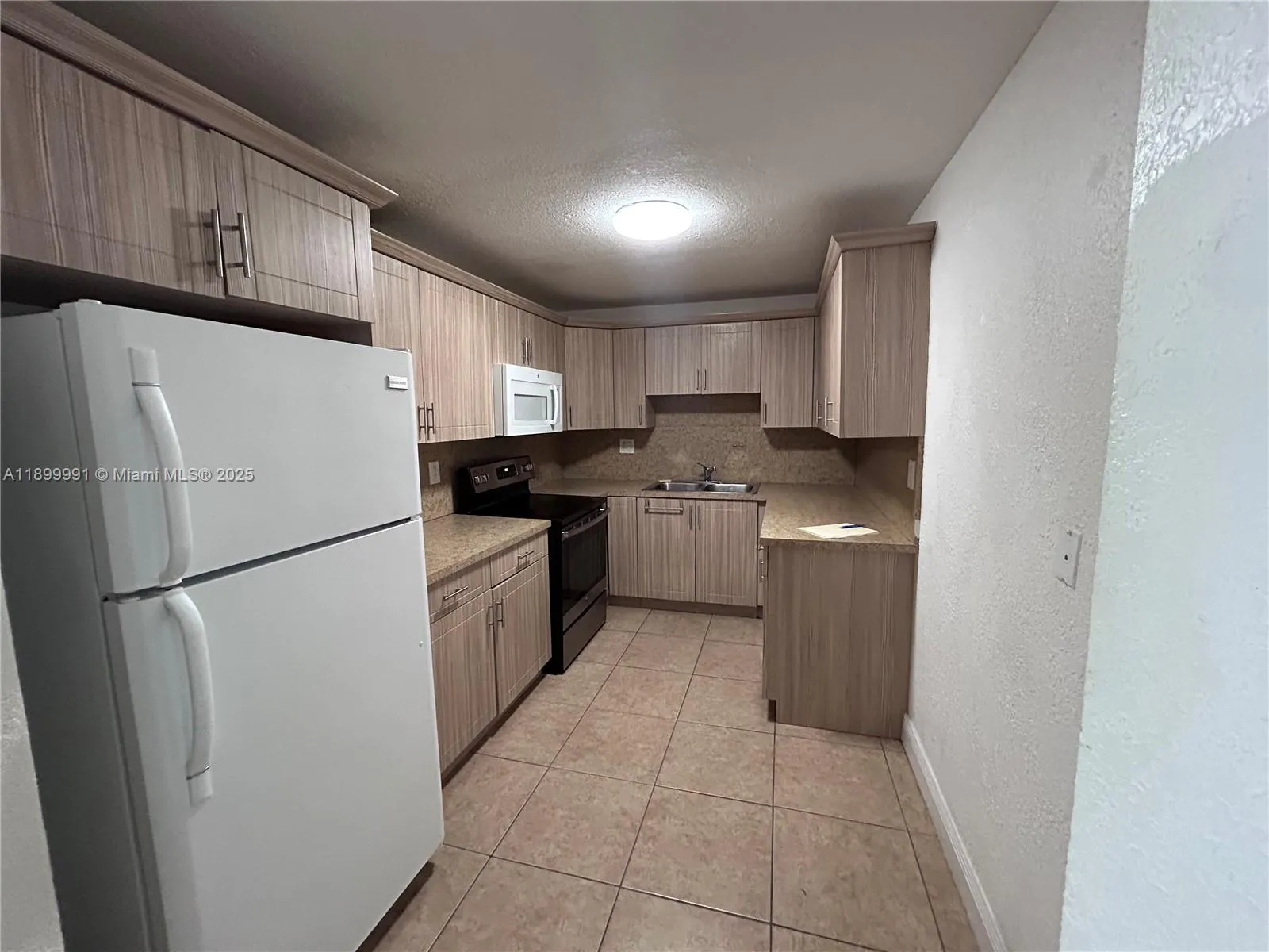 14250 Sw 62nd St 302, Miami, Florida 33183, Miami, Florida 33183, 3 Bedrooms Bedrooms, ,2 BathroomsBathrooms,Residential Lease,For Rent,14250 Sw 62nd St 302, Miami, Florida 33183,A11899991