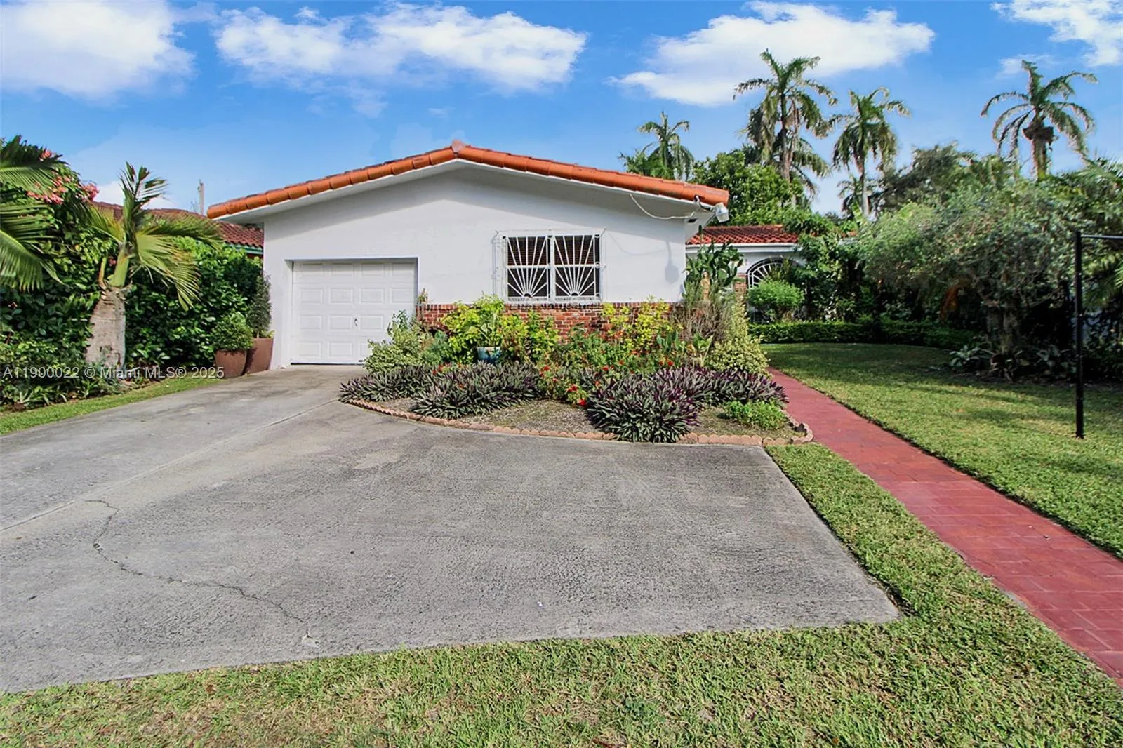 2711 Red Rd, Coral Gables, Florida 33155, Coral Gables, Florida 33155, 3 Bedrooms Bedrooms, ,2 BathroomsBathrooms,Residential,For Sale,2711 Red Rd, Coral Gables, Florida 33155,A11900022