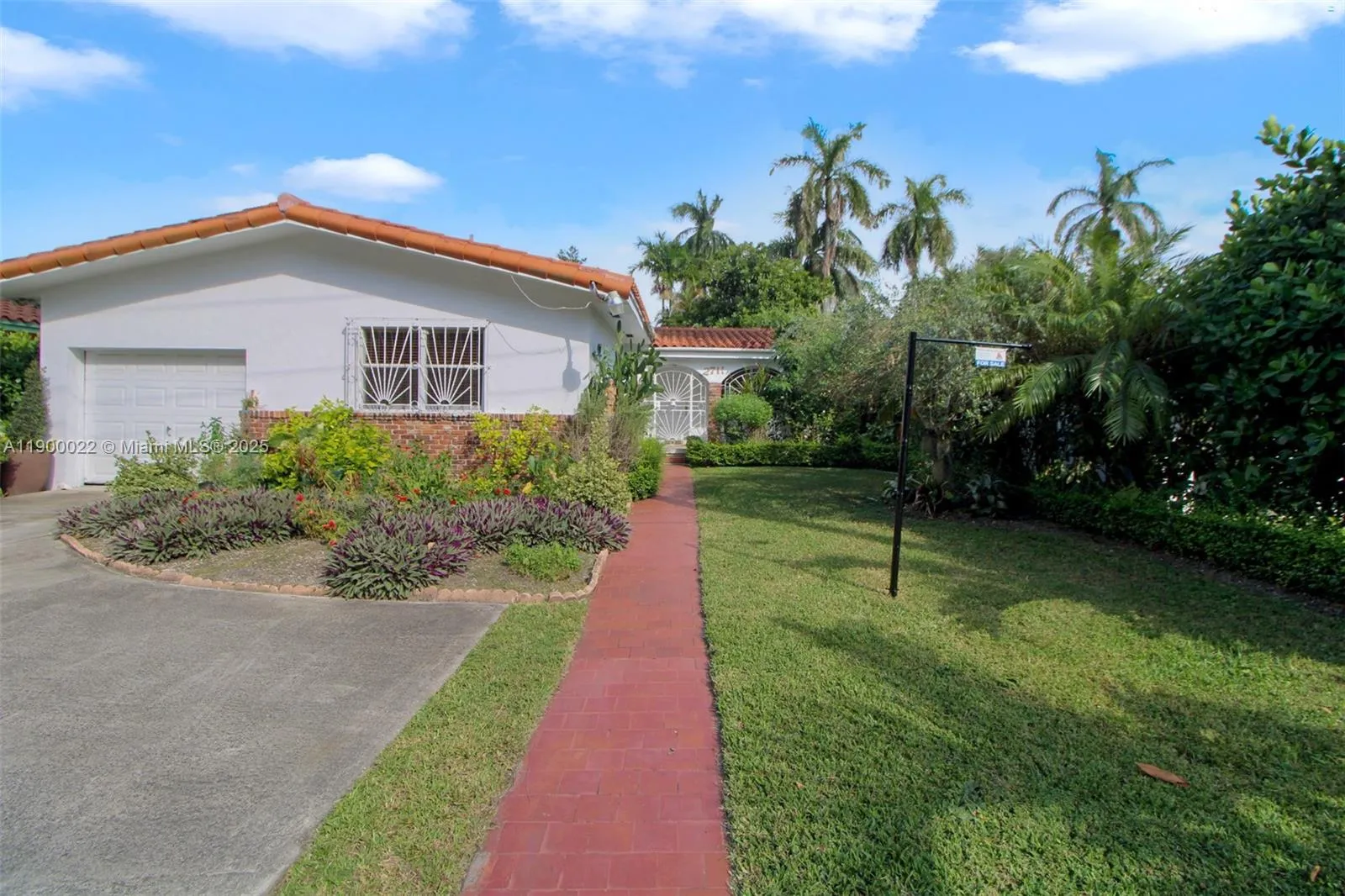 2711 Red Rd, Coral Gables, Florida 33155, Coral Gables, Florida 33155, 3 Bedrooms Bedrooms, ,2 BathroomsBathrooms,Residential,For Sale,2711 Red Rd, Coral Gables, Florida 33155,A11900022