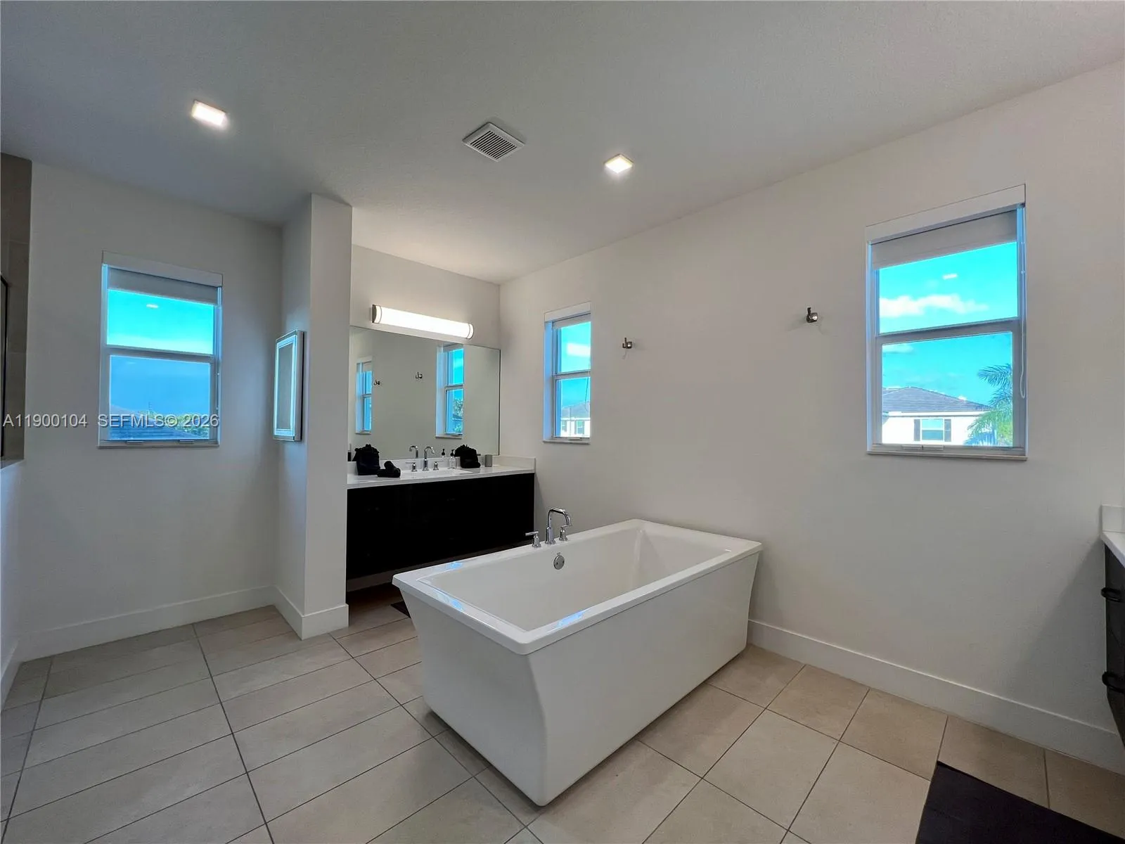 11 Nw 122nd Ave, Miami, Florida 33182, Miami, Florida 33182, 8 Bedrooms Bedrooms, ,4 BathroomsBathrooms,Residential Lease,For Rent,11 Nw 122nd Ave, Miami, Florida 33182,A11900104