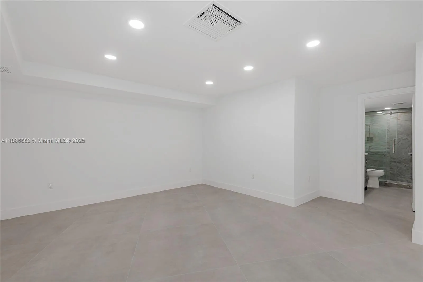 5401 Collins Ave Cu-9, Miami Beach, Florida 33140, Miami Beach, Florida 33140, ,Commercial Lease,For Rent,5401 Collins Ave Cu-9, Miami Beach, Florida 33140,A11886662