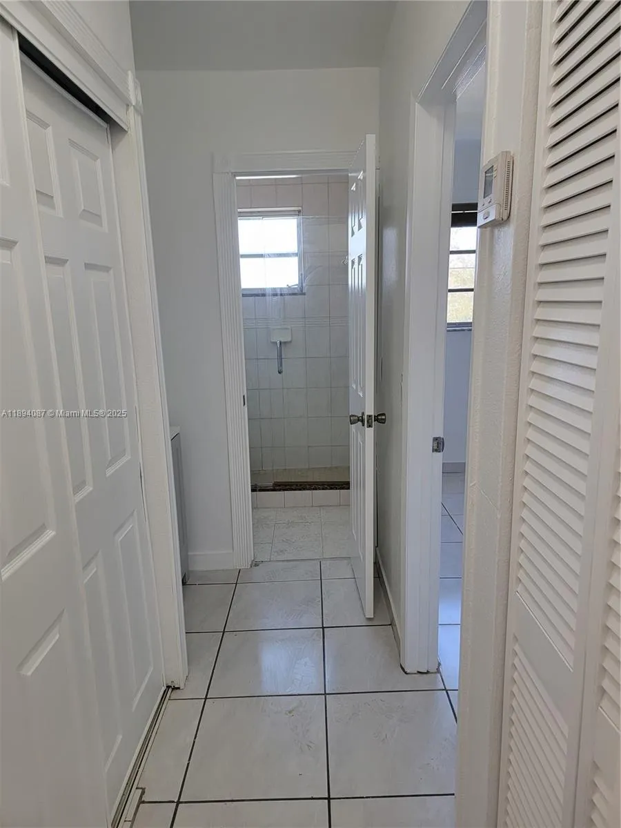 1975 Ne 135th St 2i, North Miami, Florida 33181, North Miami, Florida 33181, 1 Bedroom Bedrooms, ,1 BathroomBathrooms,Residential Lease,For Rent,1975 Ne 135th St 2i, North Miami, Florida 33181,A11894087