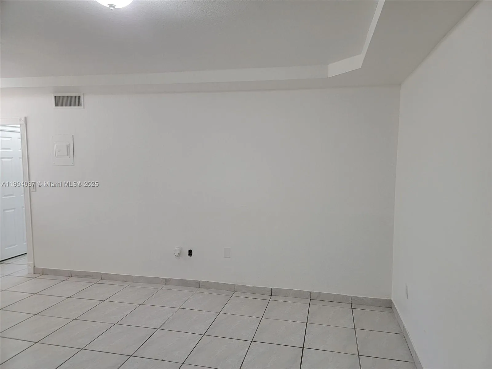 1975 Ne 135th St 2i, North Miami, Florida 33181, North Miami, Florida 33181, 1 Bedroom Bedrooms, ,1 BathroomBathrooms,Residential Lease,For Rent,1975 Ne 135th St 2i, North Miami, Florida 33181,A11894087