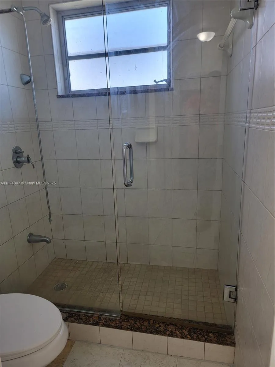 1975 Ne 135th St 2i, North Miami, Florida 33181, North Miami, Florida 33181, 1 Bedroom Bedrooms, ,1 BathroomBathrooms,Residential Lease,For Rent,1975 Ne 135th St 2i, North Miami, Florida 33181,A11894087