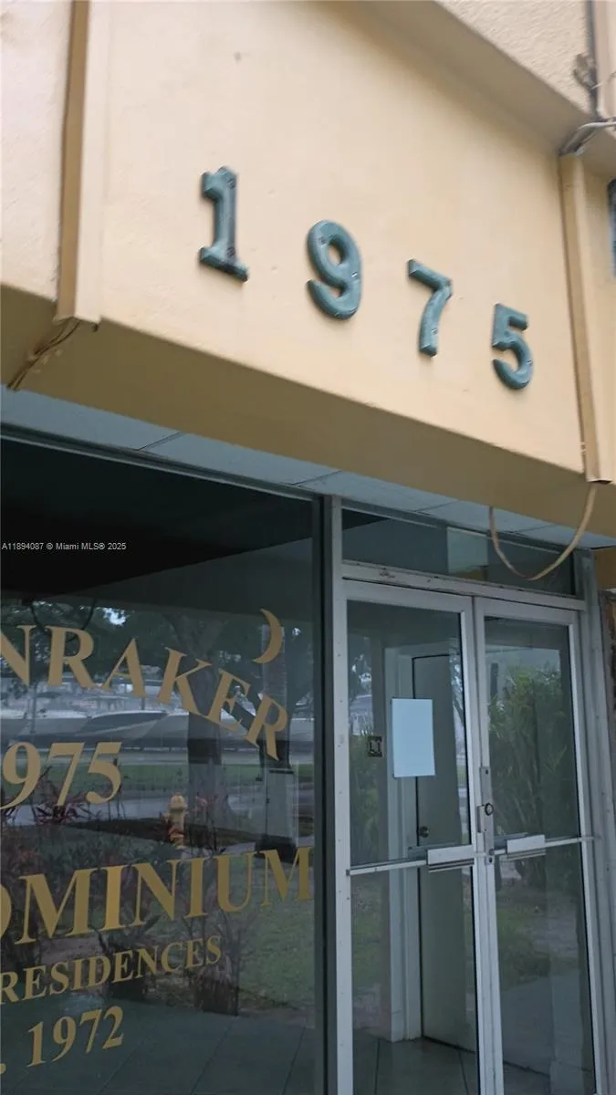 1975 Ne 135th St 2i, North Miami, Florida 33181, North Miami, Florida 33181, 1 Bedroom Bedrooms, ,1 BathroomBathrooms,Residential Lease,For Rent,1975 Ne 135th St 2i, North Miami, Florida 33181,A11894087