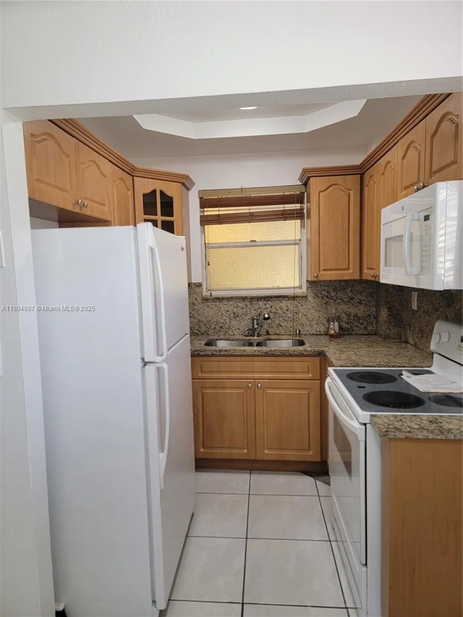 1975 Ne 135th St 2i, North Miami, Florida 33181, North Miami, Florida 33181, 1 Bedroom Bedrooms, ,1 BathroomBathrooms,Residential Lease,For Rent,1975 Ne 135th St 2i, North Miami, Florida 33181,A11894087