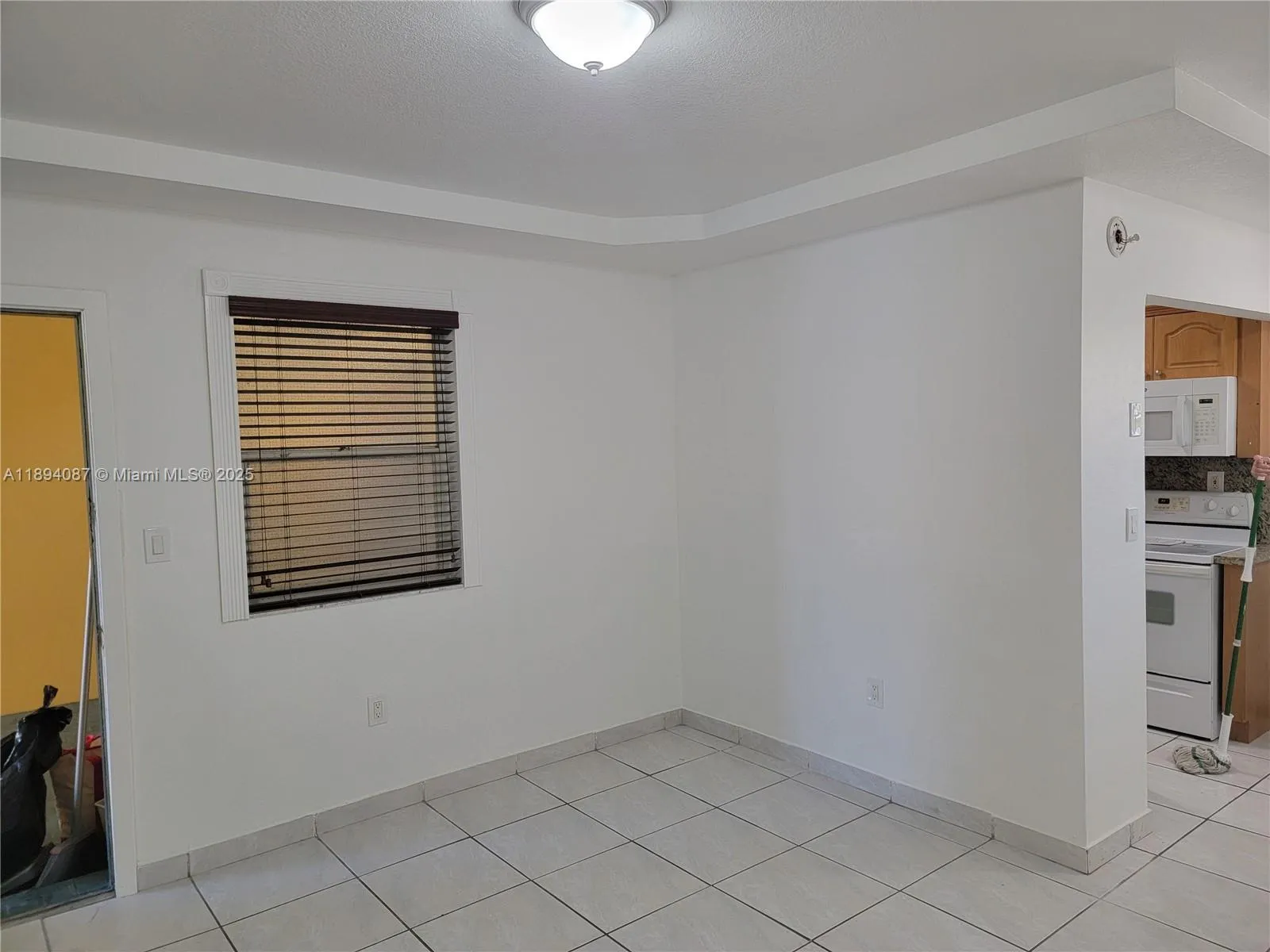 1975 Ne 135th St 2i, North Miami, Florida 33181, North Miami, Florida 33181, 1 Bedroom Bedrooms, ,1 BathroomBathrooms,Residential Lease,For Rent,1975 Ne 135th St 2i, North Miami, Florida 33181,A11894087