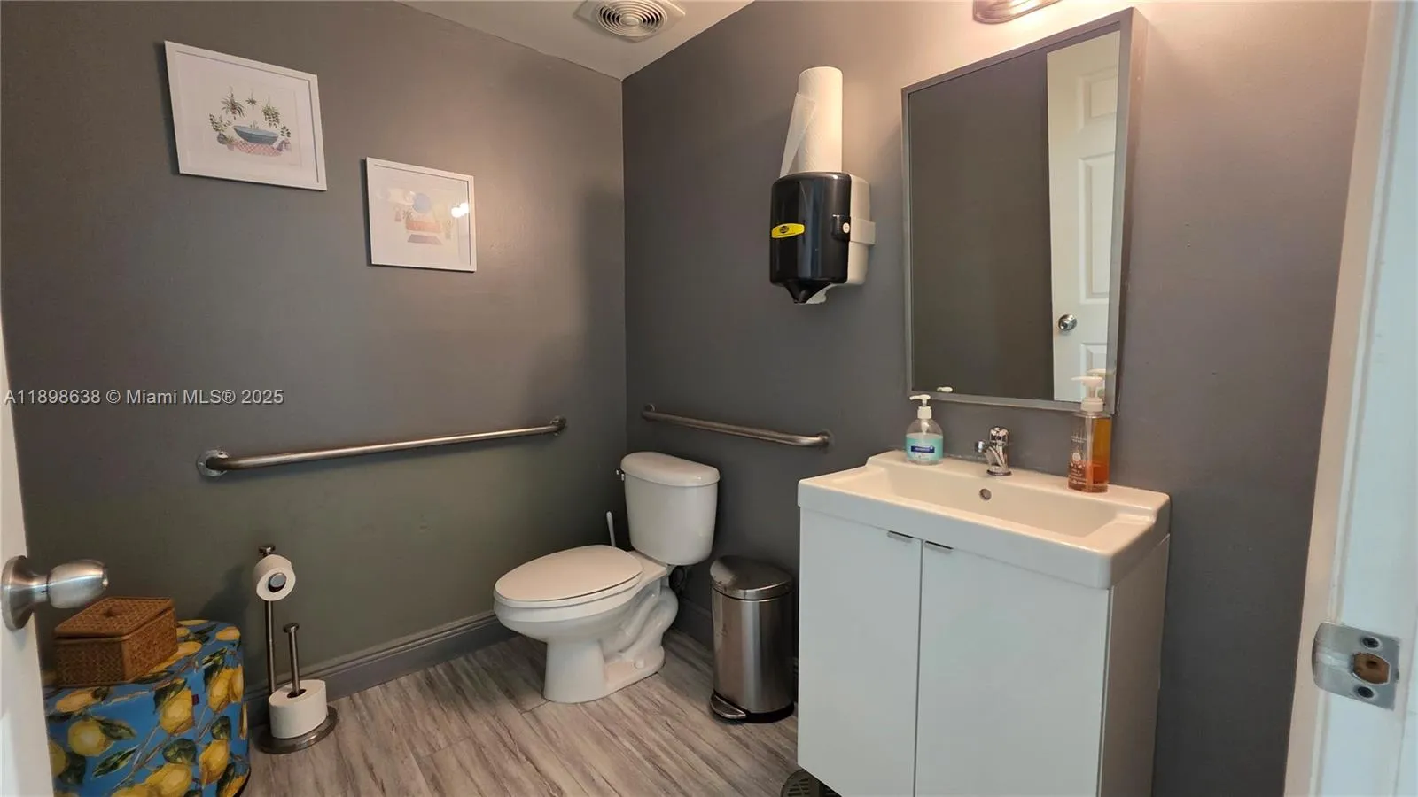 7762 Nw 46th St, Doral, Florida 33166, Doral, Florida 33166, ,Commercial Lease,For Rent,7762 Nw 46th St, Doral, Florida 33166,A11898638