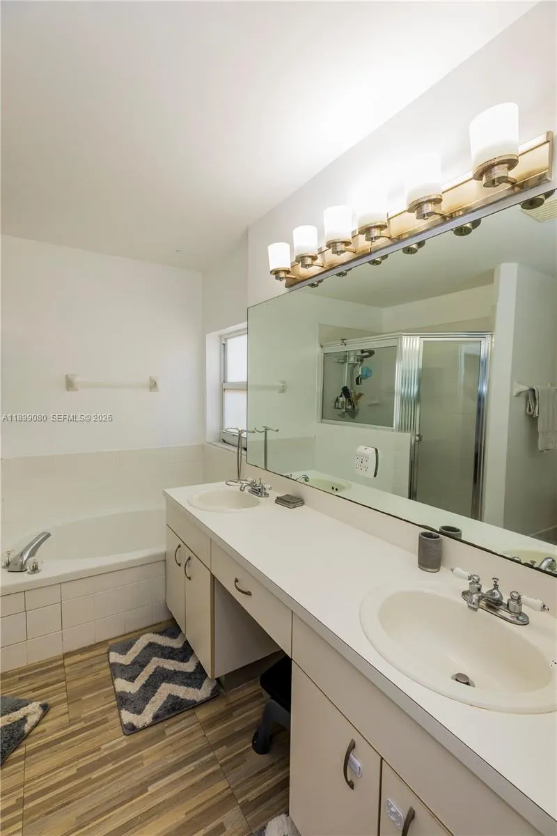 Weston, Florida 33331, Weston, Florida 33331, 4 Bedrooms Bedrooms, ,2 BathroomsBathrooms,Residential,For Sale, Weston, Florida 33331,A11899080