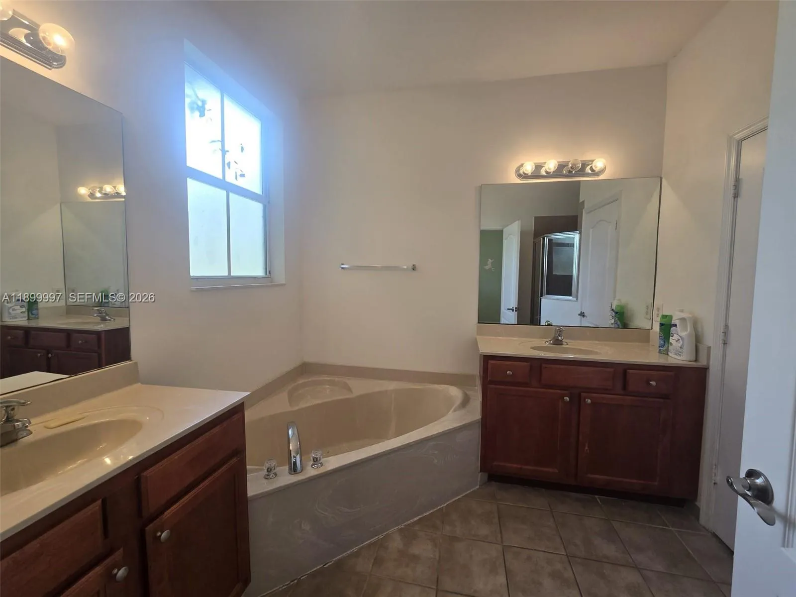 3166 Ne 11th St, Homestead, Florida 33033, Homestead, Florida 33033, 4 Bedrooms Bedrooms, ,3 BathroomsBathrooms,Residential,For Sale,3166 Ne 11th St, Homestead, Florida 33033,A11899997