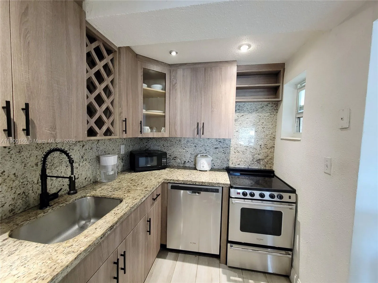 8609 Sw 68th Ct 5, Pinecrest, Florida 33156, Pinecrest, Florida 33156, 2 Bedrooms Bedrooms, ,1 BathroomBathrooms,Residential,For Sale,8609 Sw 68th Ct 5, Pinecrest, Florida 33156,A11900159