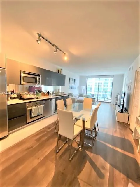 31 Se 6th St 2404, Miami, Florida 33131, Miami, Florida 33131, 1 Bedroom Bedrooms, ,1 BathroomBathrooms,Residential Lease,For Rent,31 Se 6th St 2404, Miami, Florida 33131,A11900844
