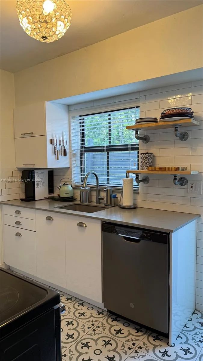 2 Ne 44 St, Miami, Florida 33137, Miami, Florida 33137, ,Residential Income,For Sale,2 Ne 44 St, Miami, Florida 33137,A11900858