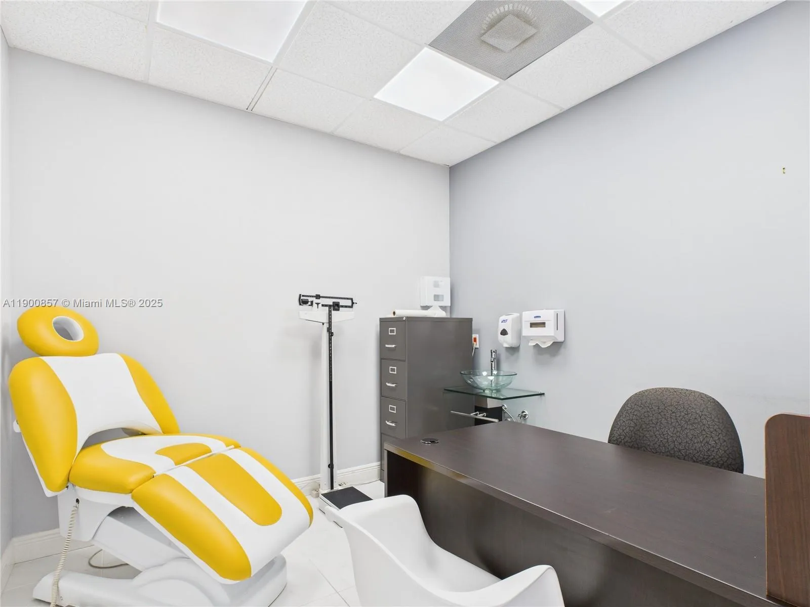 Hallandale Beach, Florida 33009, ,Commercial Lease,For Rent,A11900857