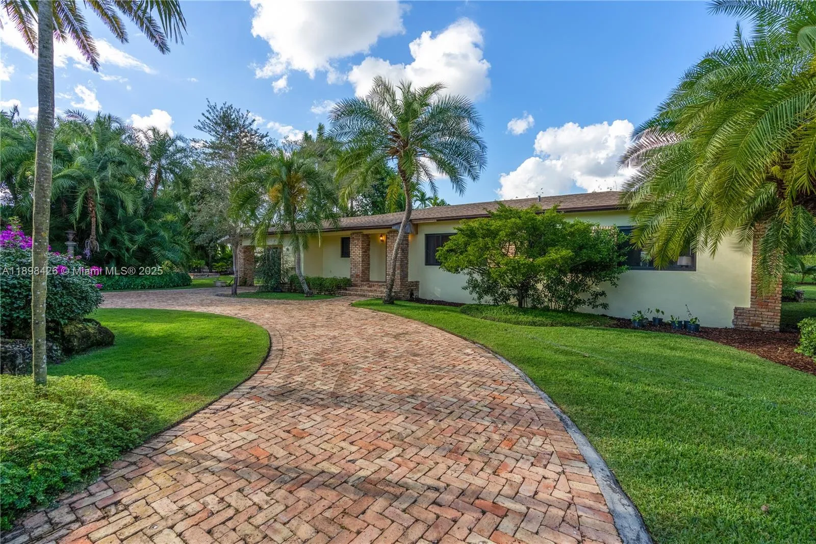 29880 Sw 183rd Ct, Homestead, Florida 33030, Homestead, Florida 33030, 4 Bedrooms Bedrooms, ,2 BathroomsBathrooms,Residential Lease,For Rent,29880 Sw 183rd Ct, Homestead, Florida 33030,A11898426