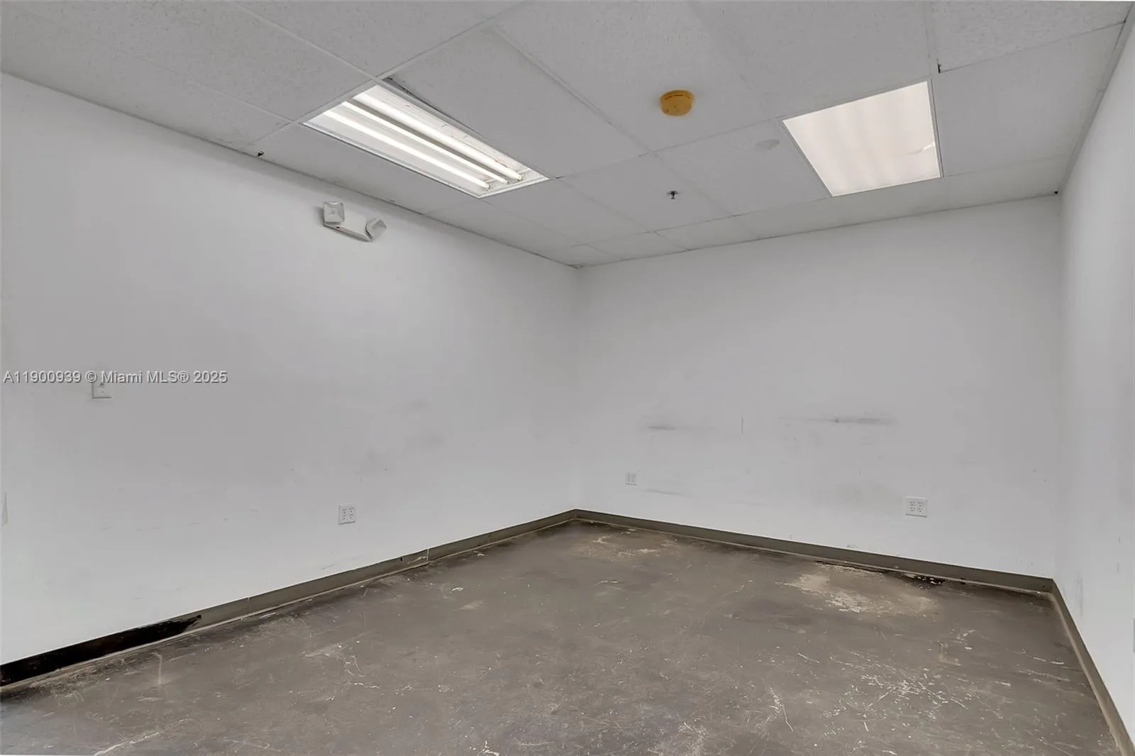 20200 Nw 2nd Ave C6, Miami Gardens, Florida 33169, Miami Gardens, Florida 33169, ,Commercial Lease,For Rent,20200 Nw 2nd Ave C6, Miami Gardens, Florida 33169,A11900939