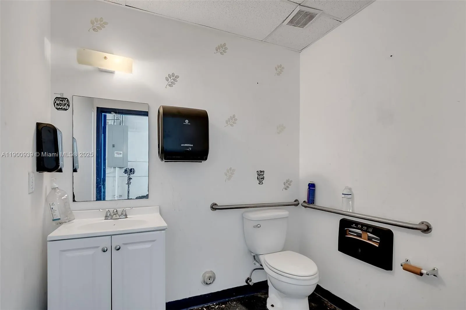 20200 Nw 2nd Ave C6, Miami Gardens, Florida 33169, Miami Gardens, Florida 33169, ,Commercial Lease,For Rent,20200 Nw 2nd Ave C6, Miami Gardens, Florida 33169,A11900939