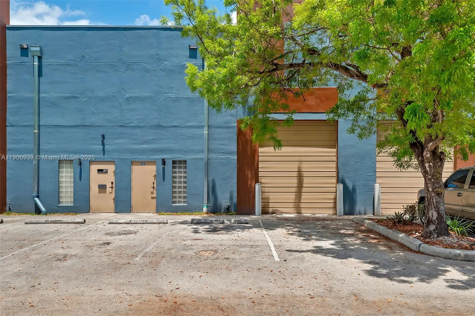 20200 Nw 2nd Ave C6, Miami Gardens, Florida 33169, Miami Gardens, Florida 33169, ,Commercial Lease,For Rent,20200 Nw 2nd Ave C6, Miami Gardens, Florida 33169,A11900939