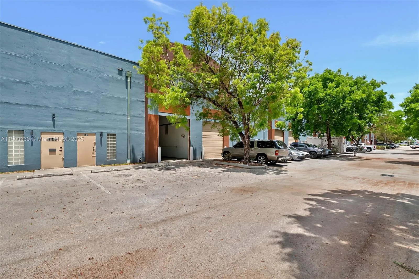 20200 Nw 2nd Ave C6, Miami Gardens, Florida 33169, Miami Gardens, Florida 33169, ,Commercial Lease,For Rent,20200 Nw 2nd Ave C6, Miami Gardens, Florida 33169,A11900939