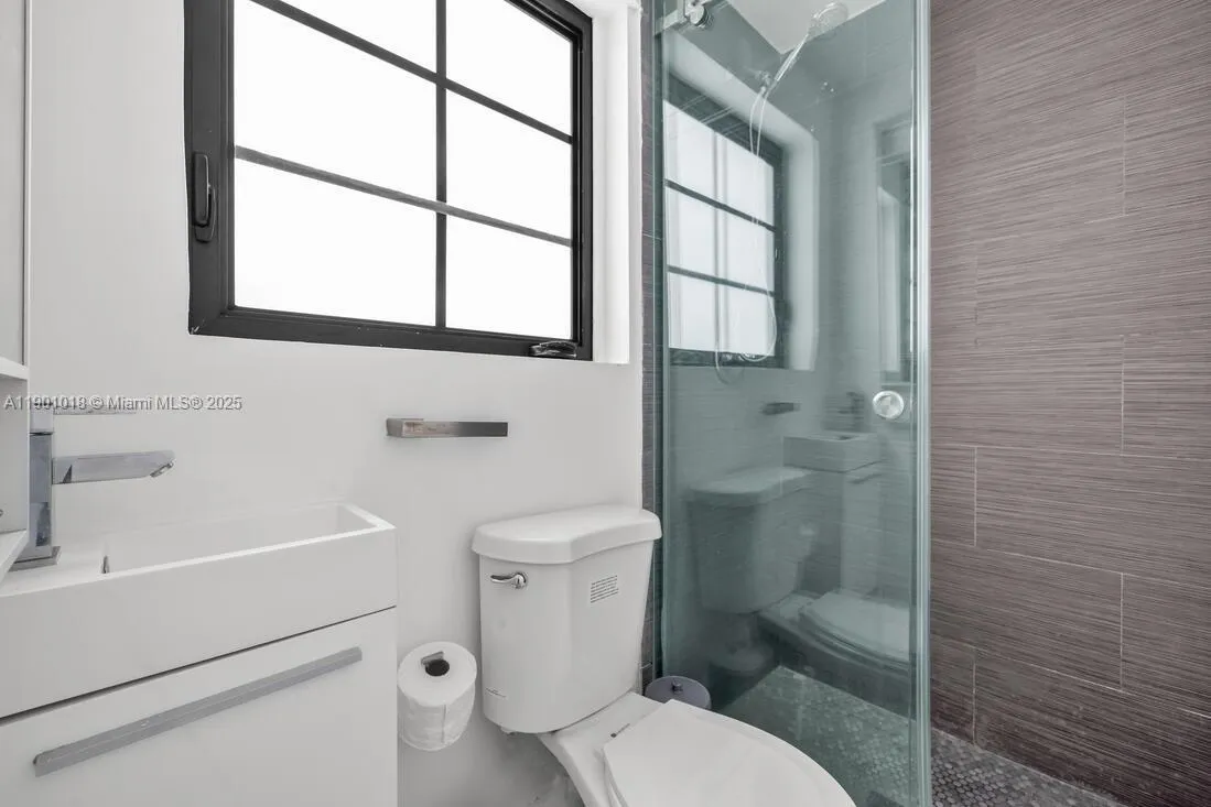 Miami Beach, Florida 33141, ,Residential Income,For Sale,A11901018