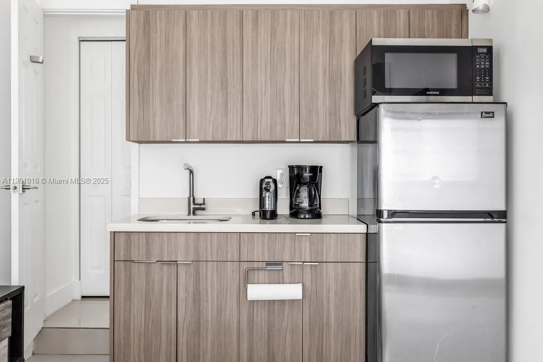 Miami Beach, Florida 33141, ,Residential Income,For Sale,A11901018