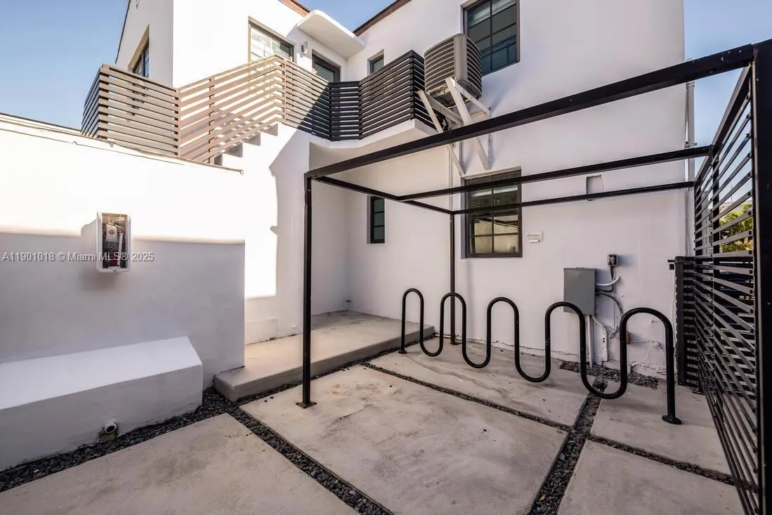 Miami Beach, Florida 33141, ,Residential Income,For Sale,A11901018