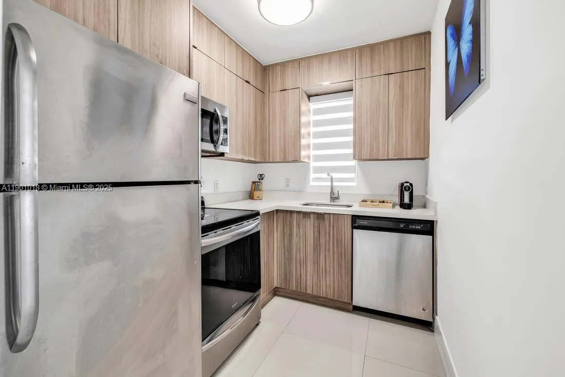 Miami Beach, Florida 33141, ,Residential Income,For Sale,A11901018