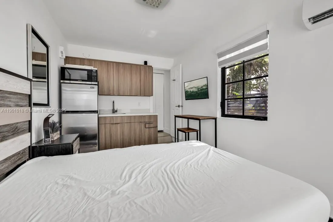 Miami Beach, Florida 33141, ,Residential Income,For Sale,A11901018