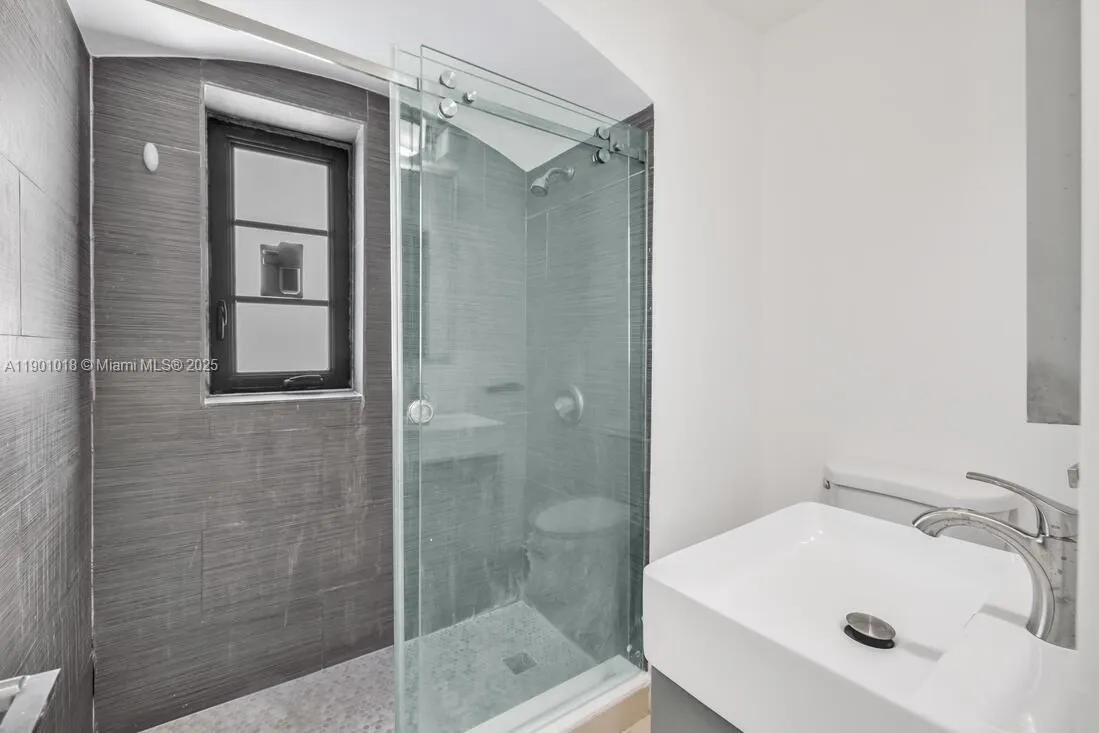 Miami Beach, Florida 33141, ,Residential Income,For Sale,A11901018