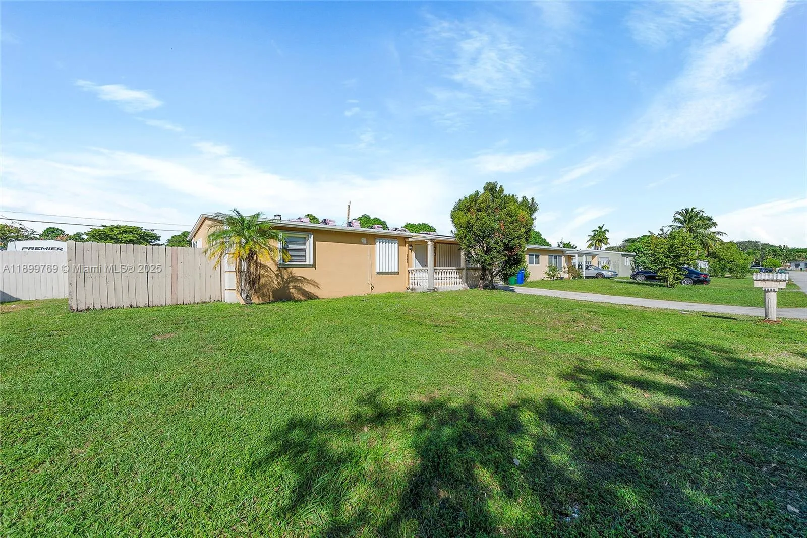 2545 Nw 59th Ave, Margate, Florida 33063, Margate, Florida 33063, 3 Bedrooms Bedrooms, ,2 BathroomsBathrooms,Residential,For Sale,2545 Nw 59th Ave, Margate, Florida 33063,A11899769