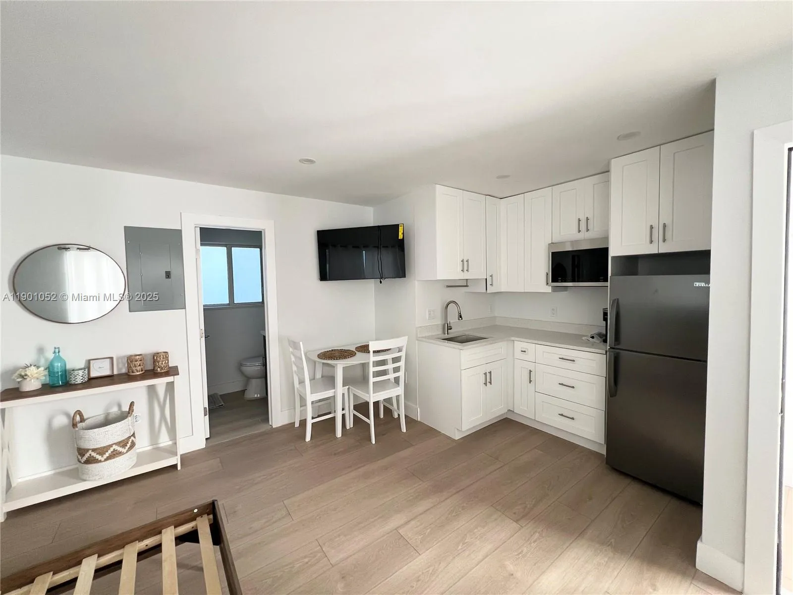 Studio Unit