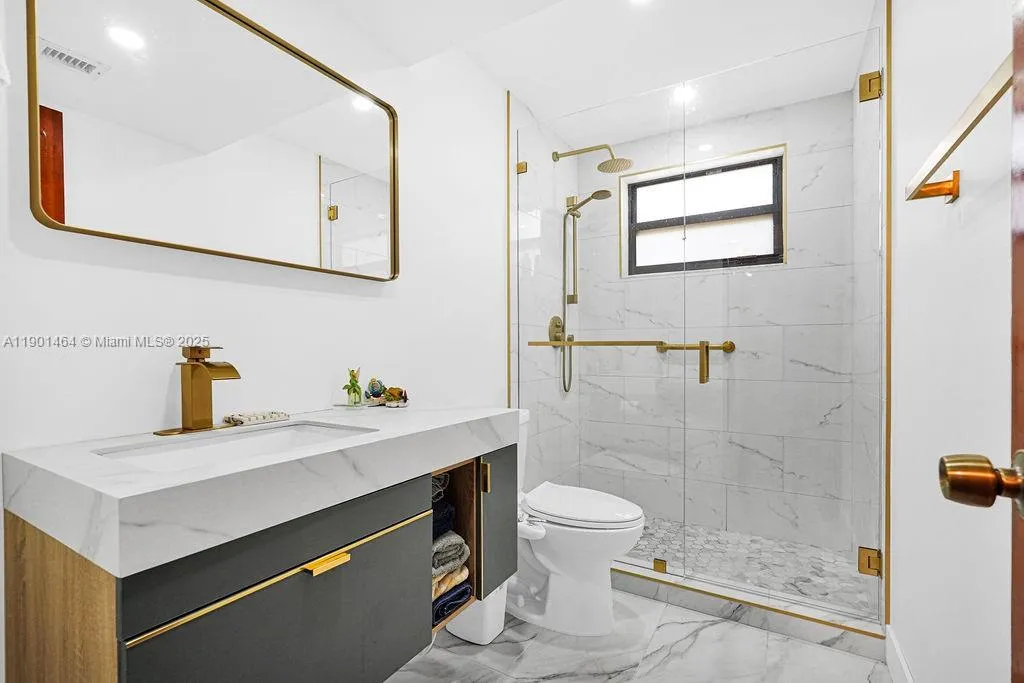 9291 Sw 36th St, Miami, Florida 33165, Miami, Florida 33165, 6 Bedrooms Bedrooms, ,5 BathroomsBathrooms,Residential,For Sale,9291 Sw 36th St, Miami, Florida 33165,A11901464