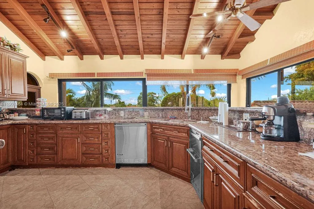 9291 Sw 36th St, Miami, Florida 33165, Miami, Florida 33165, 6 Bedrooms Bedrooms, ,5 BathroomsBathrooms,Residential,For Sale,9291 Sw 36th St, Miami, Florida 33165,A11901464