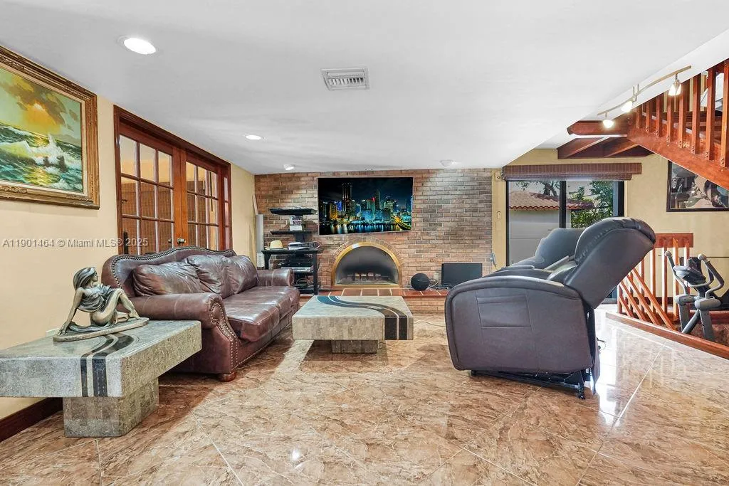 9291 Sw 36th St, Miami, Florida 33165, Miami, Florida 33165, 6 Bedrooms Bedrooms, ,5 BathroomsBathrooms,Residential,For Sale,9291 Sw 36th St, Miami, Florida 33165,A11901464