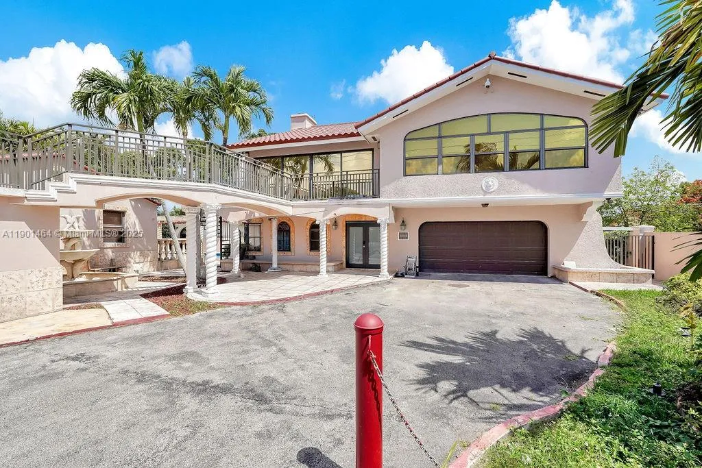 9291 Sw 36th St, Miami, Florida 33165, Miami, Florida 33165, 6 Bedrooms Bedrooms, ,5 BathroomsBathrooms,Residential,For Sale,9291 Sw 36th St, Miami, Florida 33165,A11901464