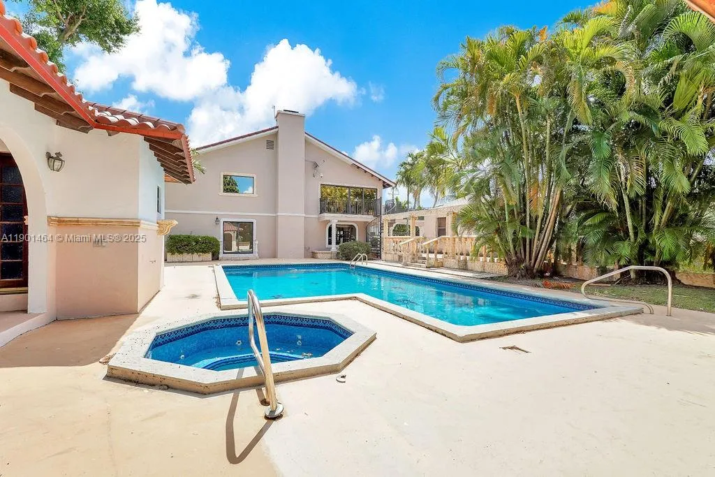 9291 Sw 36th St, Miami, Florida 33165, Miami, Florida 33165, 6 Bedrooms Bedrooms, ,5 BathroomsBathrooms,Residential,For Sale,9291 Sw 36th St, Miami, Florida 33165,A11901464