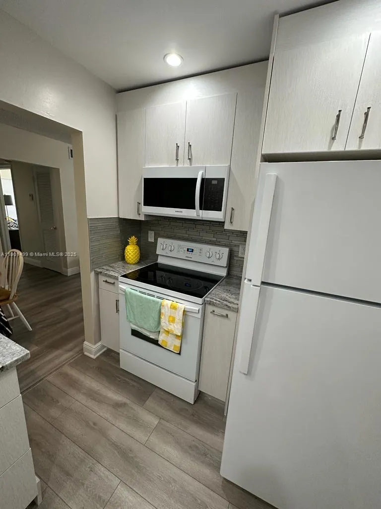 6600 Ne 22nd Way 2322, Fort Lauderdale, Florida 33, Fort Lauderdale, Florida 33308, 2 Bedrooms Bedrooms, ,1 BathroomBathrooms,Residential Lease,For Rent,6600 Ne 22nd Way 2322, Fort Lauderdale, Florida 33,A11901499