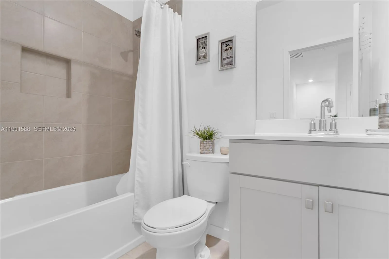 856 Se 16th Ct, Homestead, Florida 33034, Homestead, Florida 33034, 3 Bedrooms Bedrooms, ,2 BathroomsBathrooms,Residential,For Sale,856 Se 16th Ct, Homestead, Florida 33034,A11901588