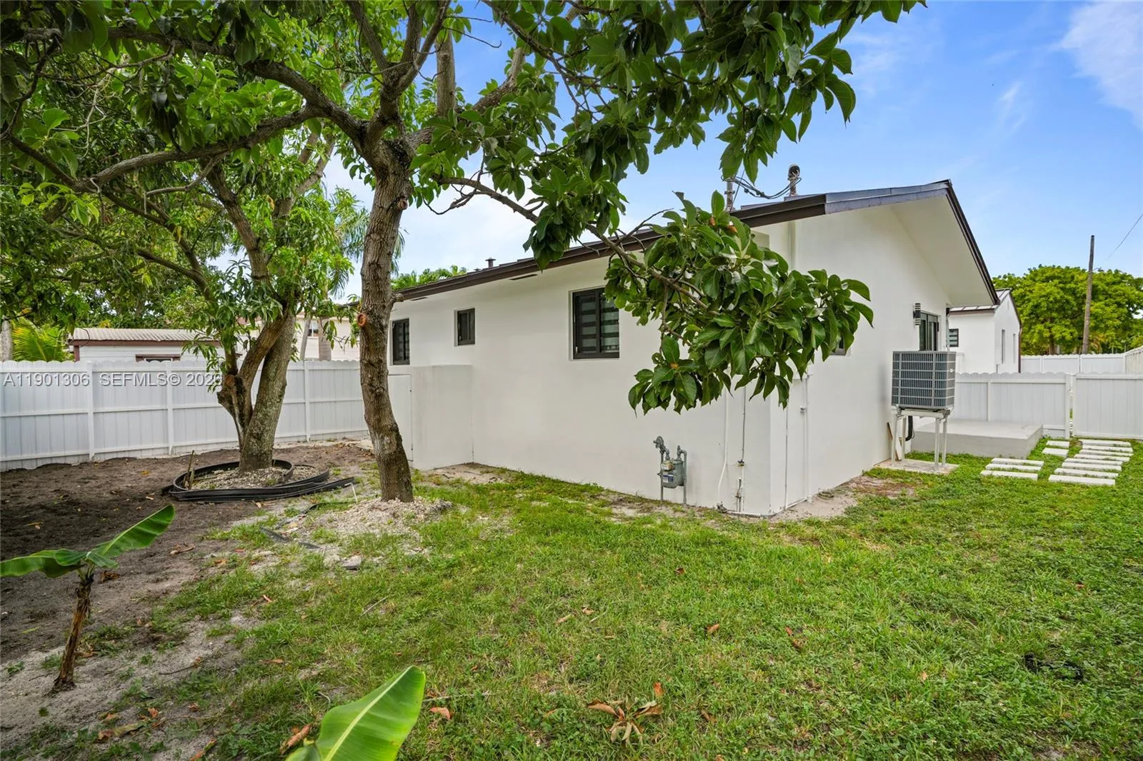 160 E 34th St, Hialeah, Florida 33013, Hialeah, Florida 33013, ,Residential Income,For Sale,160 E 34th St, Hialeah, Florida 33013,A11901306
