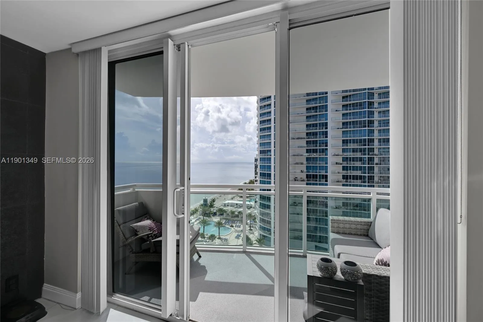 3001 S Ocean Dr 1513, Hollywood, Florida 33019, Hollywood, Florida 33019, 2 Bedrooms Bedrooms, ,2 BathroomsBathrooms,Residential,For Sale,3001 S Ocean Dr 1513, Hollywood, Florida 33019,A11901349