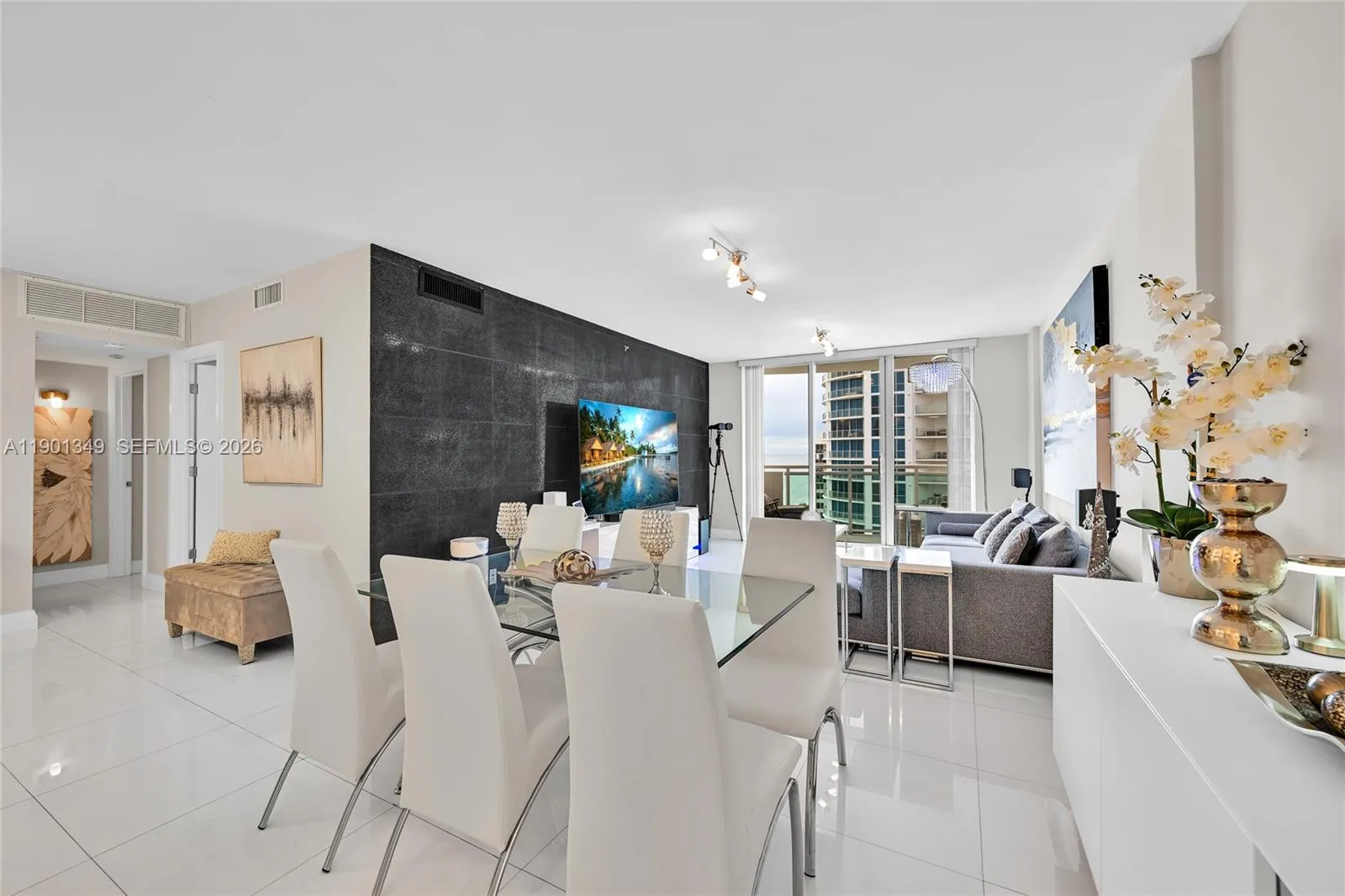 3001 S Ocean Dr 1513, Hollywood, Florida 33019, Hollywood, Florida 33019, 2 Bedrooms Bedrooms, ,2 BathroomsBathrooms,Residential,For Sale,3001 S Ocean Dr 1513, Hollywood, Florida 33019,A11901349