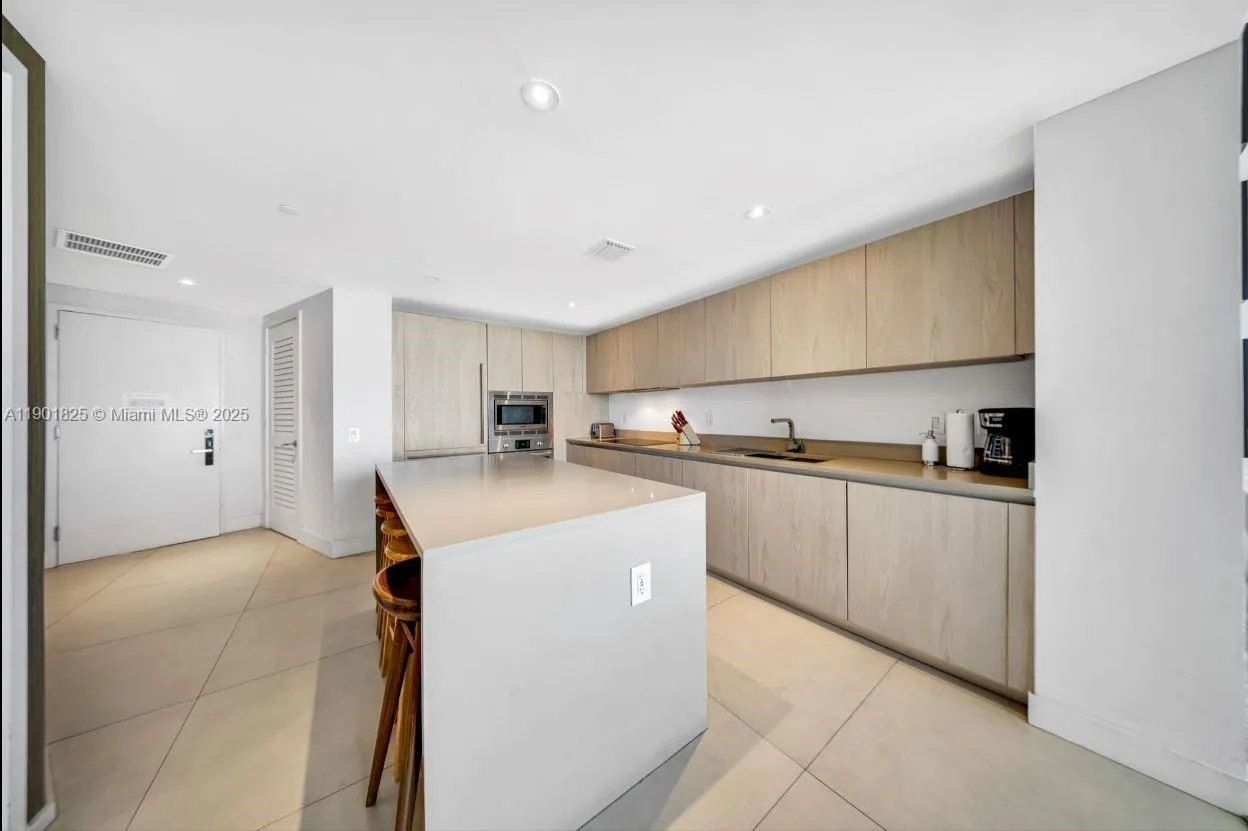 4111 S Ocean Dr 1212, Hollywood, Florida 33019, Hollywood, Florida 33019, 1 Bedroom Bedrooms, ,1 BathroomBathrooms,Residential,For Sale,4111 S Ocean Dr 1212, Hollywood, Florida 33019,A11901825
