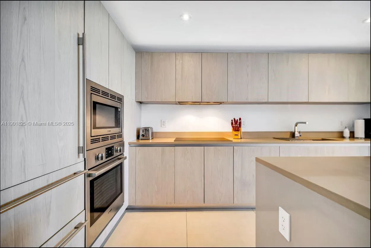 4111 S Ocean Dr 1212, Hollywood, Florida 33019, Hollywood, Florida 33019, 1 Bedroom Bedrooms, ,1 BathroomBathrooms,Residential,For Sale,4111 S Ocean Dr 1212, Hollywood, Florida 33019,A11901825