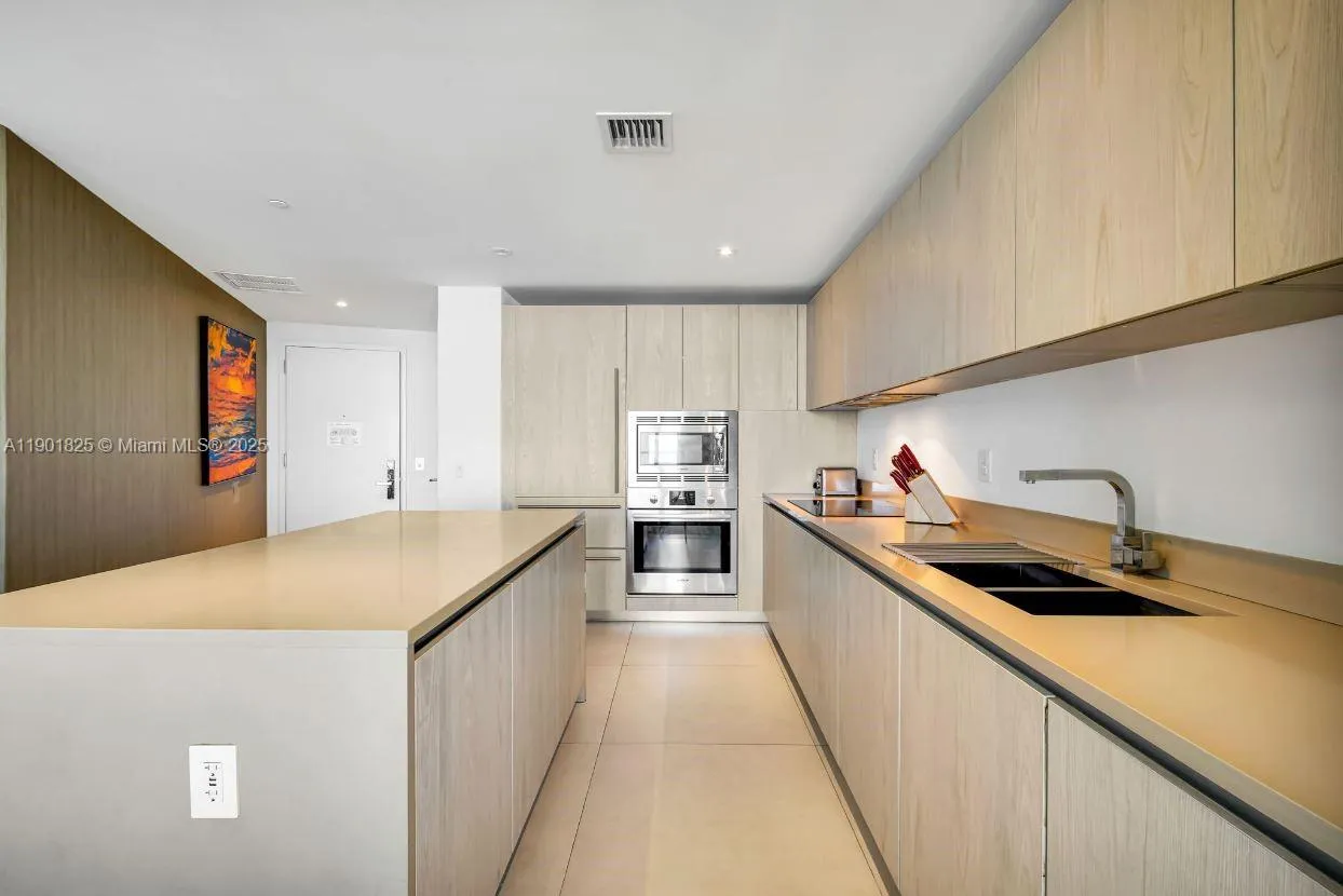 4111 S Ocean Dr 1212, Hollywood, Florida 33019, Hollywood, Florida 33019, 1 Bedroom Bedrooms, ,1 BathroomBathrooms,Residential,For Sale,4111 S Ocean Dr 1212, Hollywood, Florida 33019,A11901825