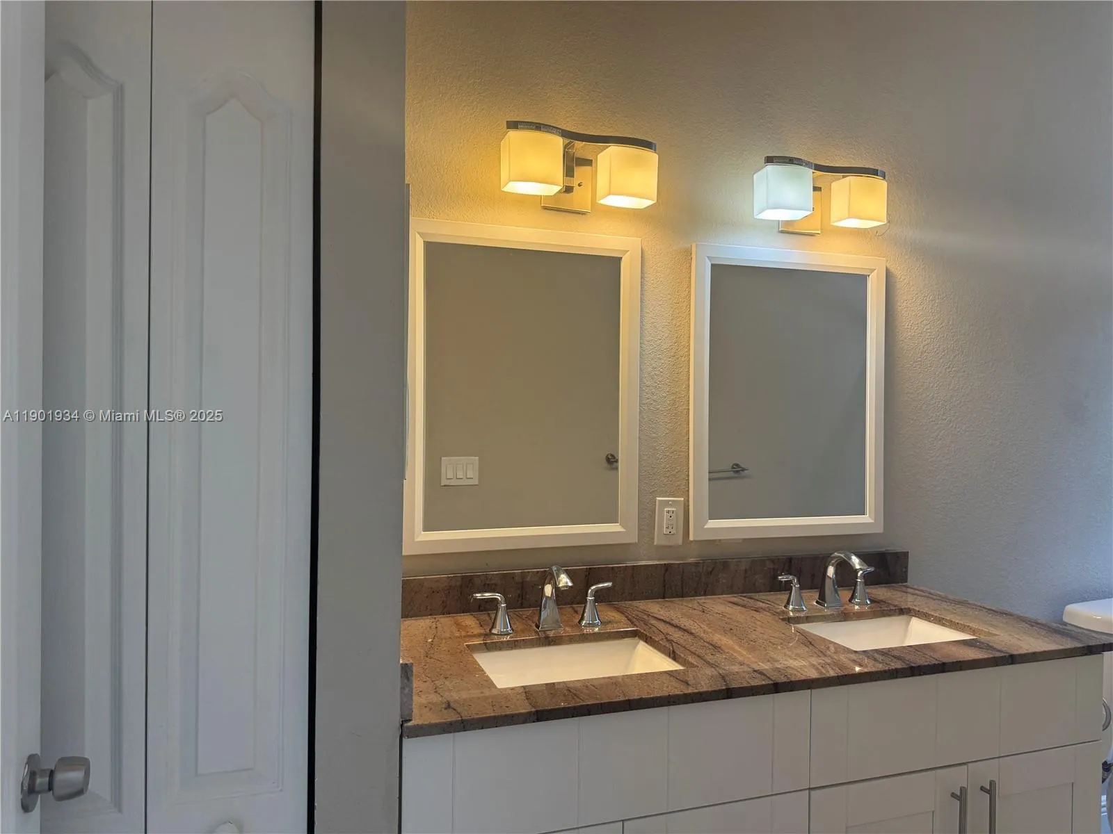 798 Ne 43 St, Oakland Park, Florida 33334, Oakland Park, Florida 33334, ,Residential Income,For Sale,798 Ne 43 St, Oakland Park, Florida 33334,A11901934