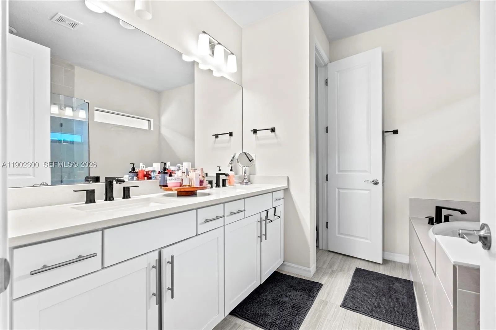 2434 Primrose Pl, Oakland Park, Florida 33309, Oakland Park, Florida 33309, 3 Bedrooms Bedrooms, ,2 BathroomsBathrooms,Residential,For Sale,2434 Primrose Pl, Oakland Park, Florida 33309,A11902300